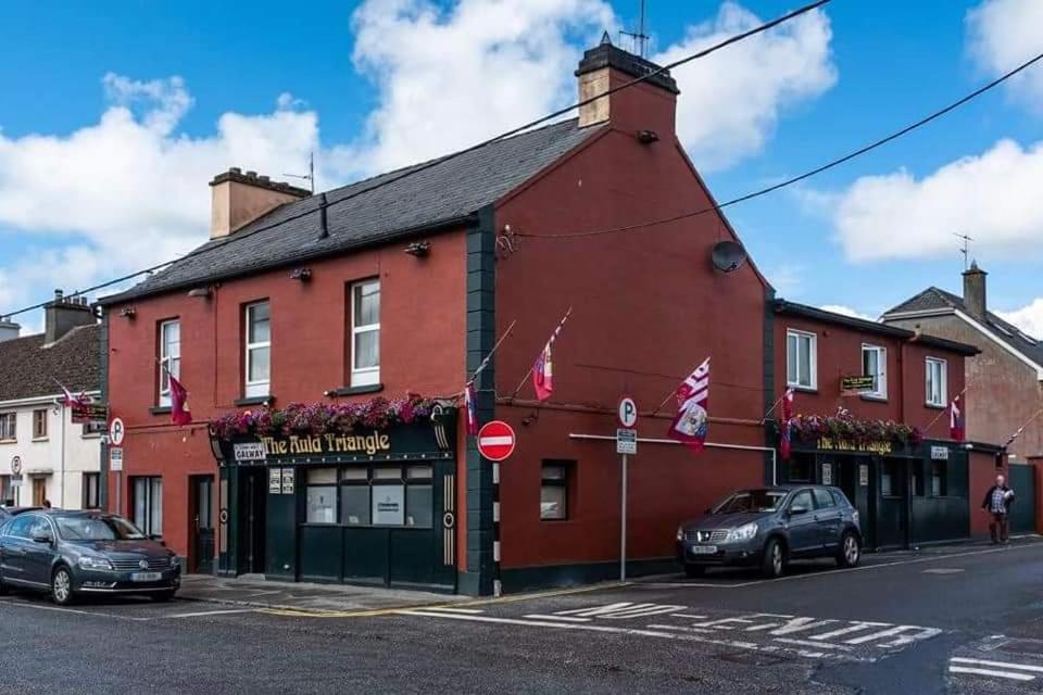 The Auld Triangle Panzió Loughrea Kültér fotó